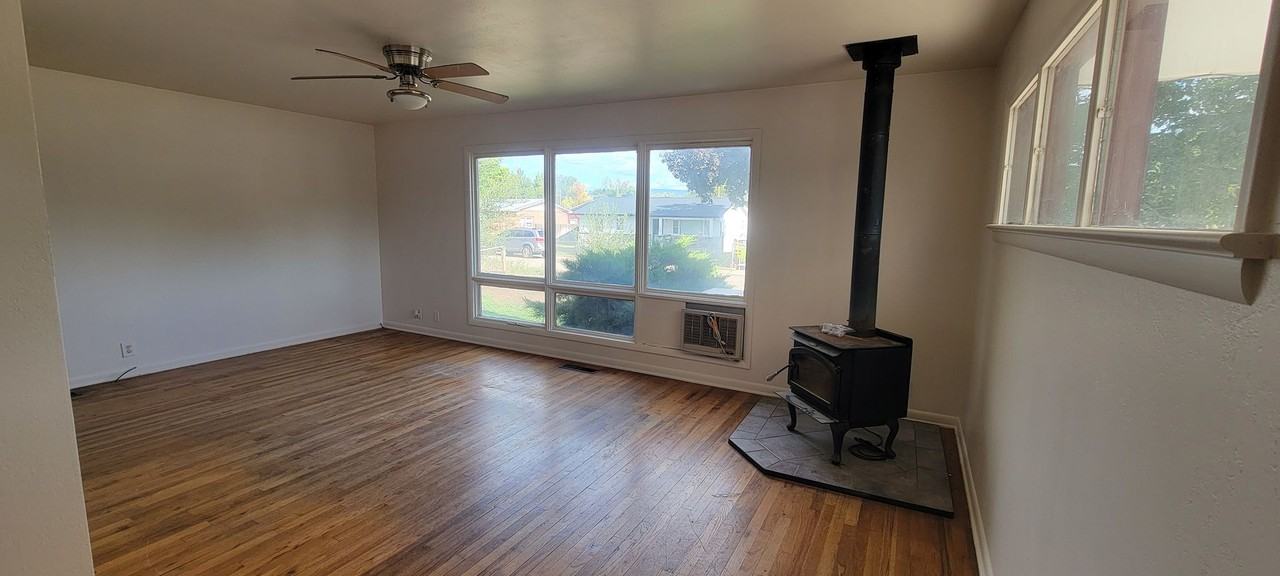 115 Gumaer Ave - Photo 3 of 24