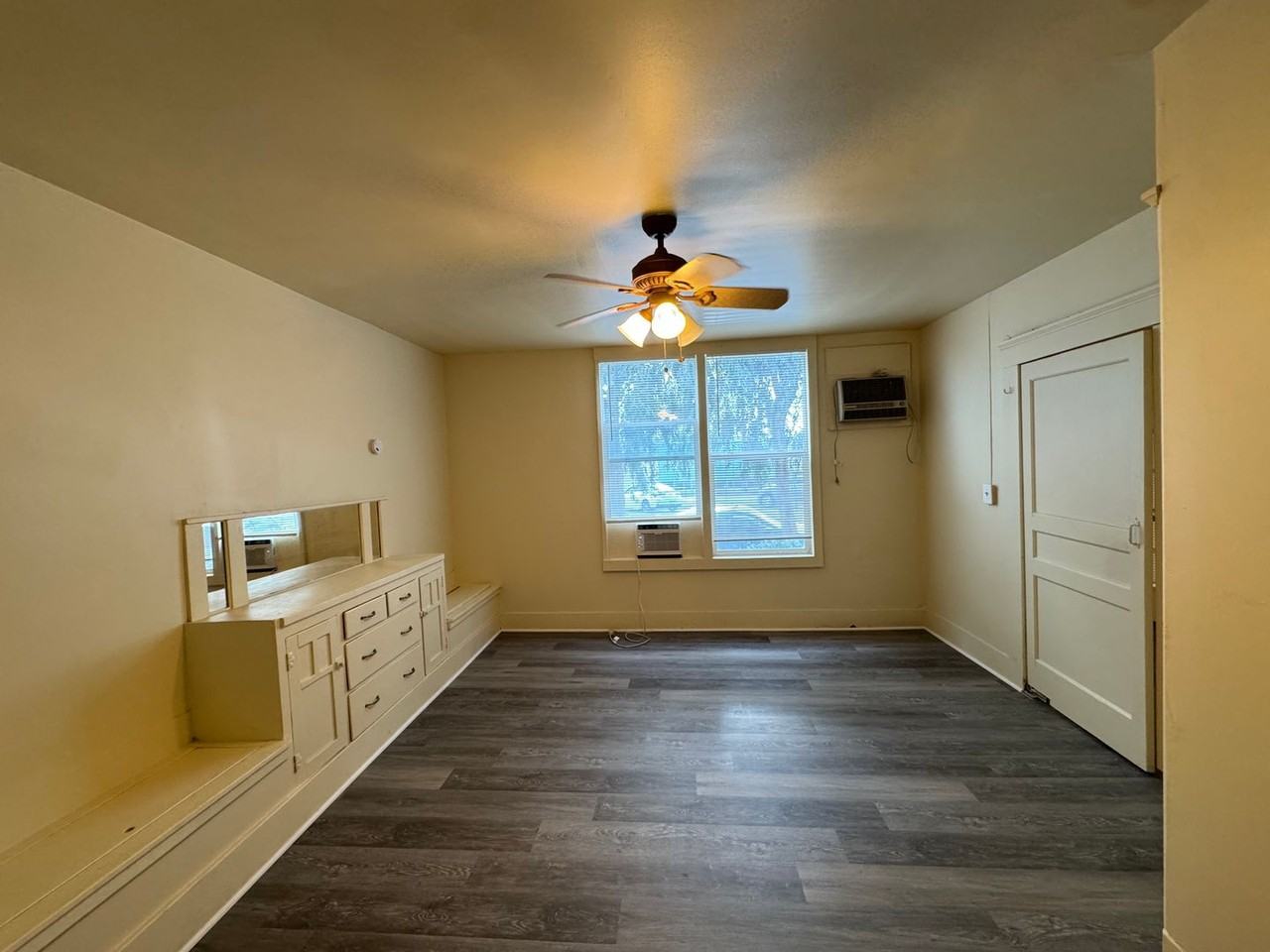 Kern & Niles - Photo 4 of 6