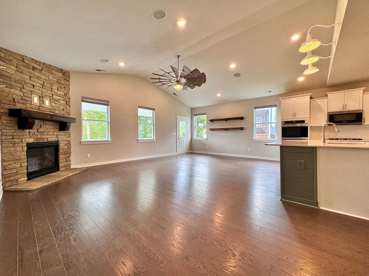 2225 Maytown Cir - Photo 3 of 44