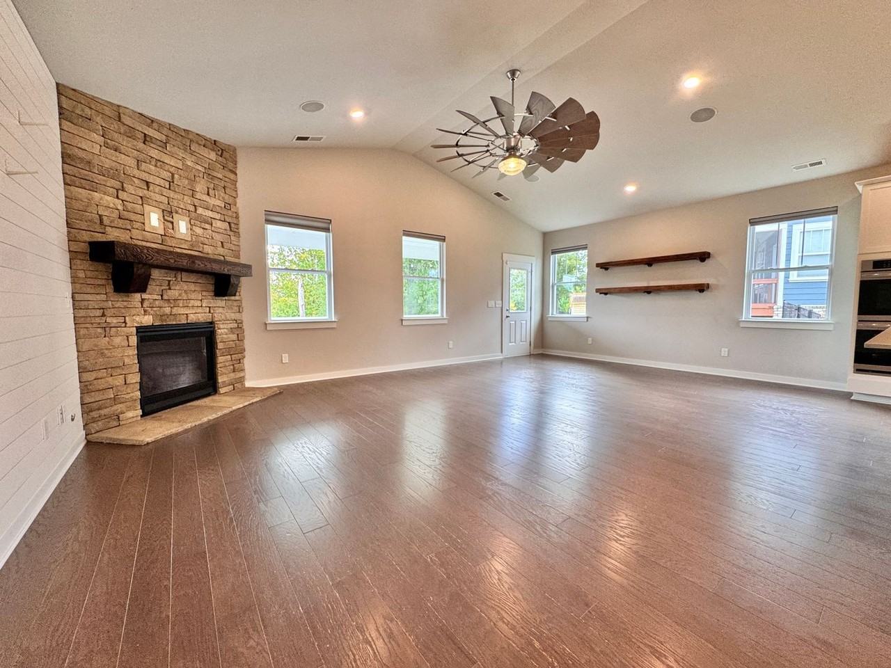 2225 Maytown Cir - Photo 4 of 44