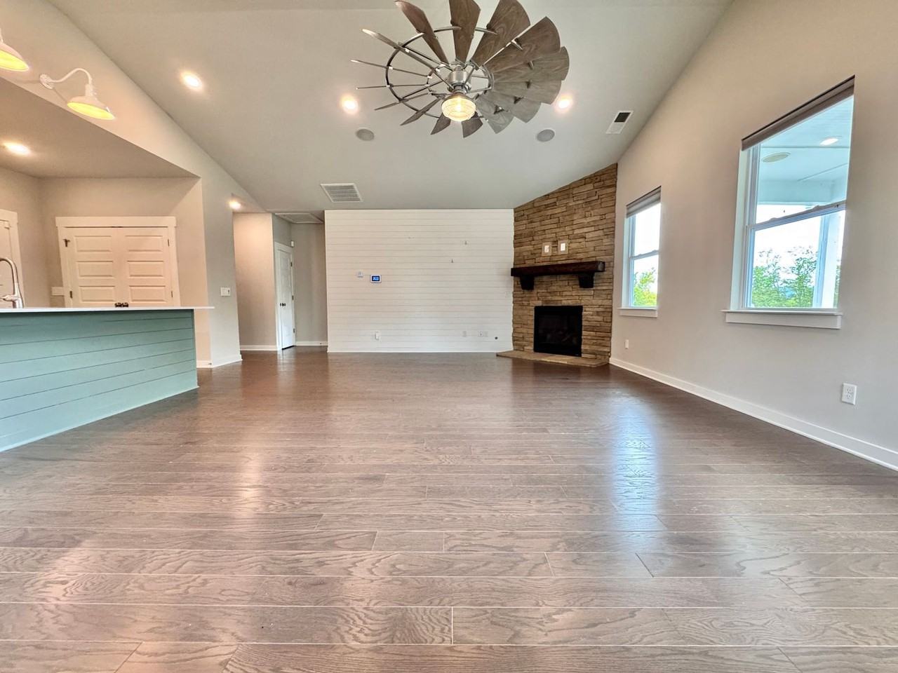 2225 Maytown Cir - Photo 7 of 44