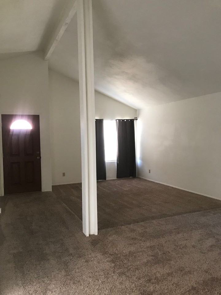 4795 E Navajo St - Photo 5 of 45