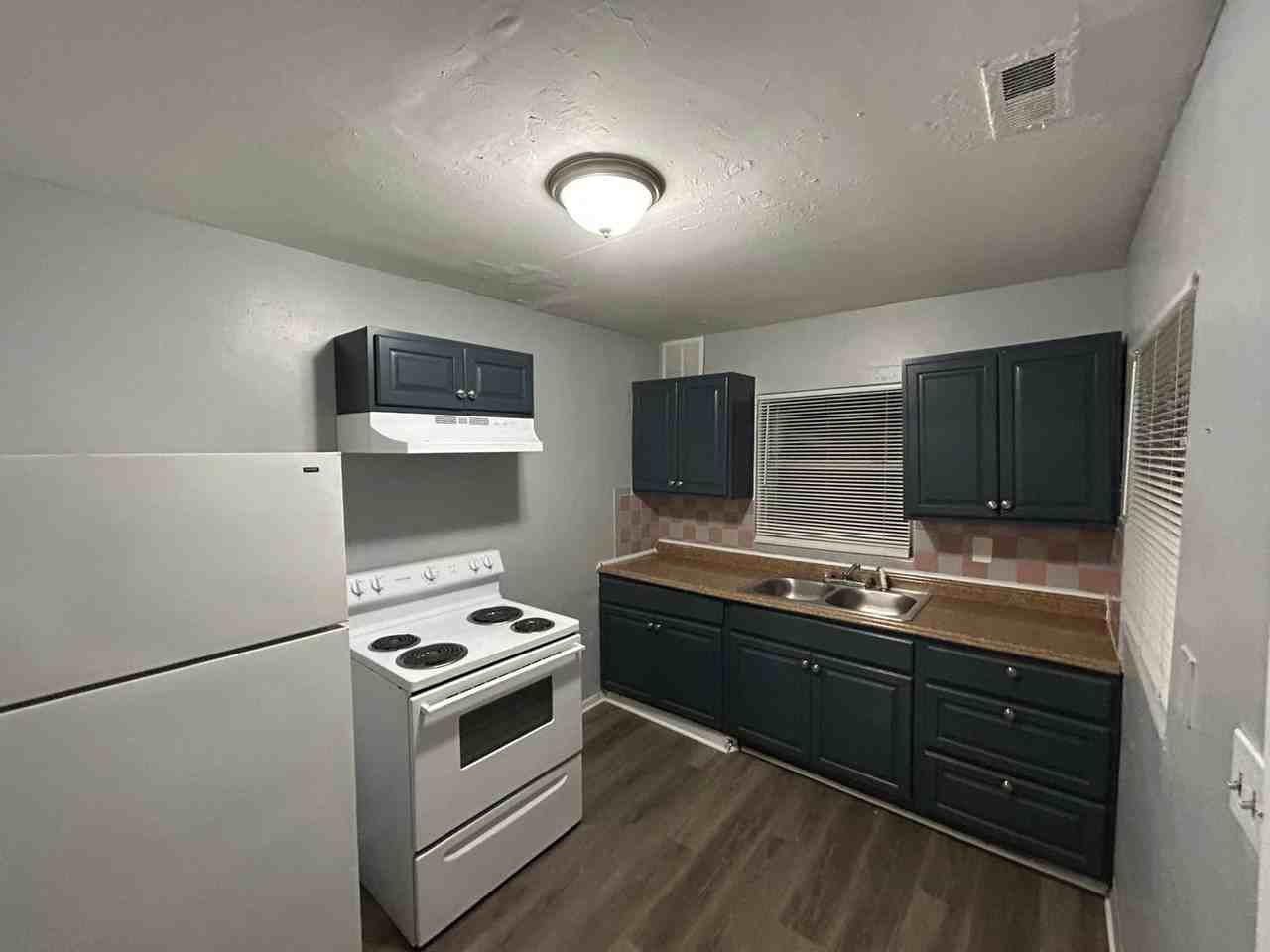 2021 10th St S - Photo 2 of 6