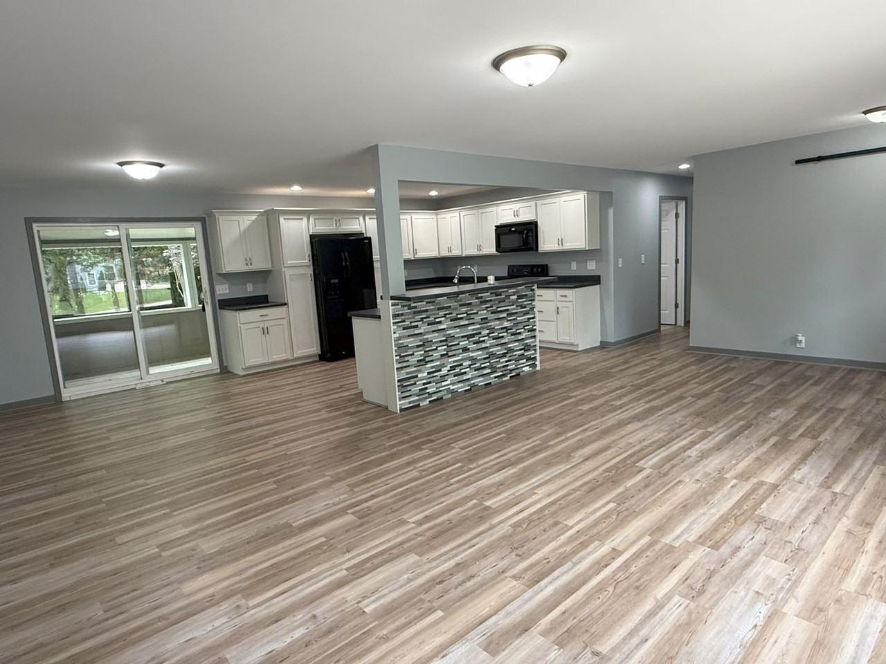 6716 South Dr - Photo 3 of 21