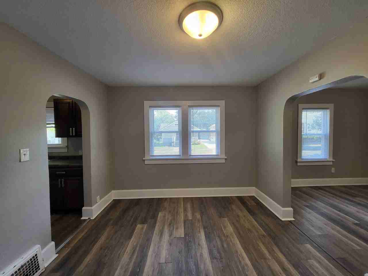 3916 Cambridge St - Photo 4 of 25