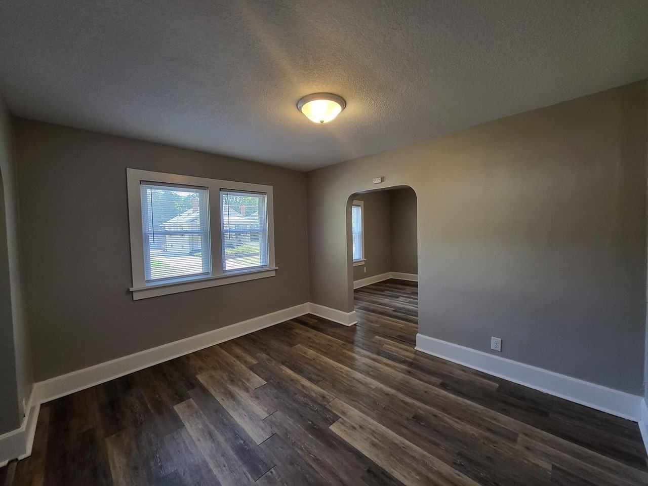 3916 Cambridge St - Photo 6 of 25