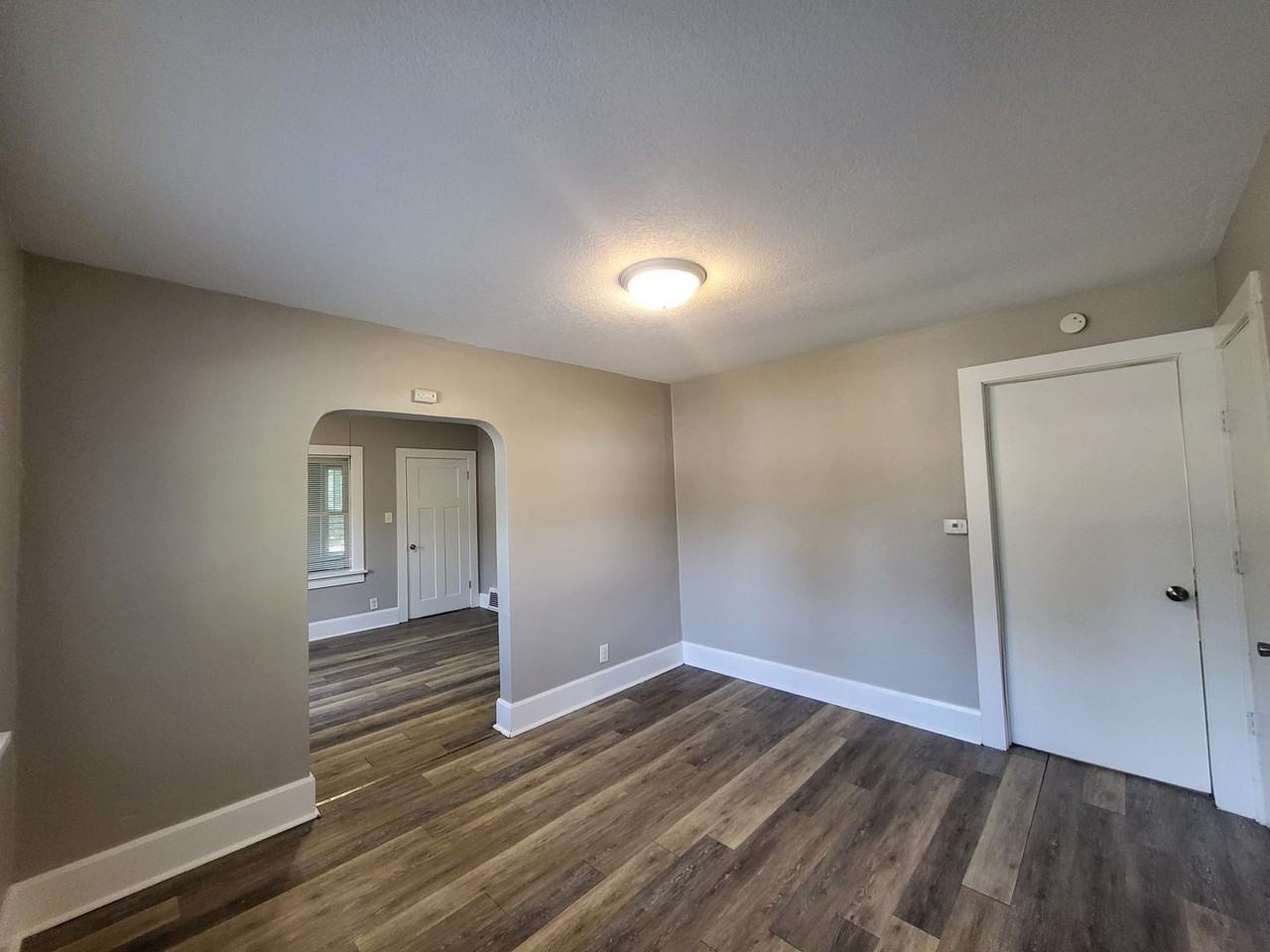3916 Cambridge St - Photo 7 of 25