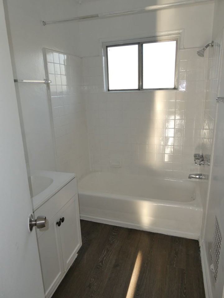 13277 Maclay St #8 - Photo 5 of 10