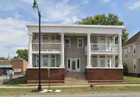 featured image of 312 S Washington St