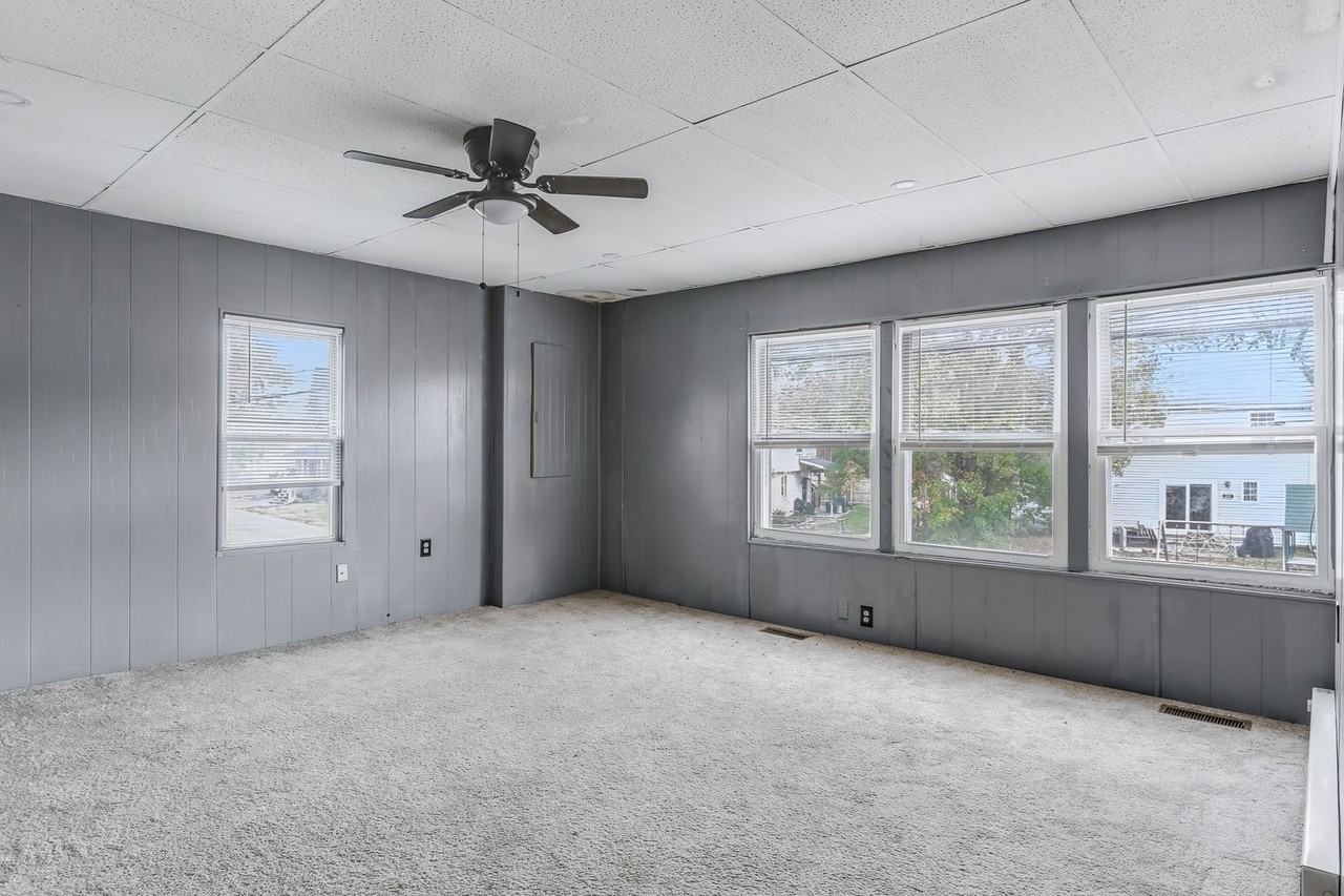 212 Beaver Road - Photo 3 of 11