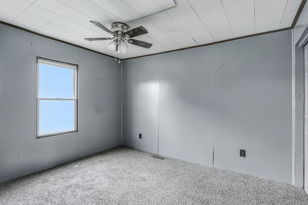 212 Beaver Road - Photo 5 of 11