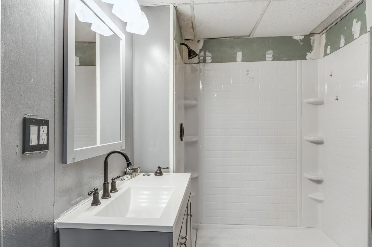 212 Beaver Road - Photo 7 of 11