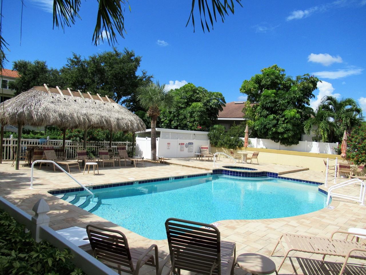 1045 Pinellas Bayway S ##S - Photo 3 of 38