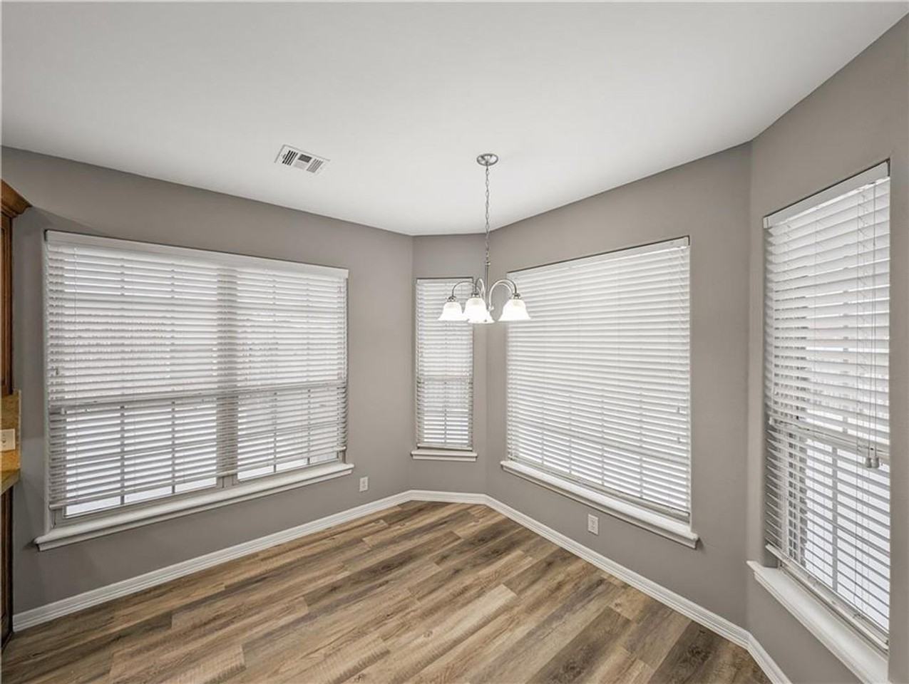 1030 Harvest St - Photo 4 of 27