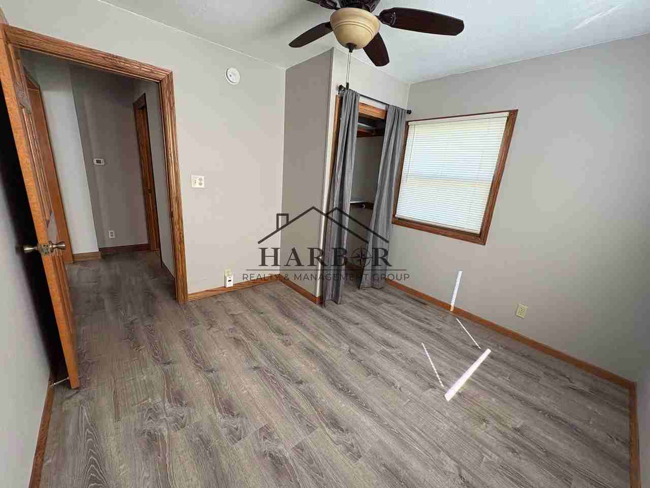 1921 3rd Ave Ne - Photo 2 of 12