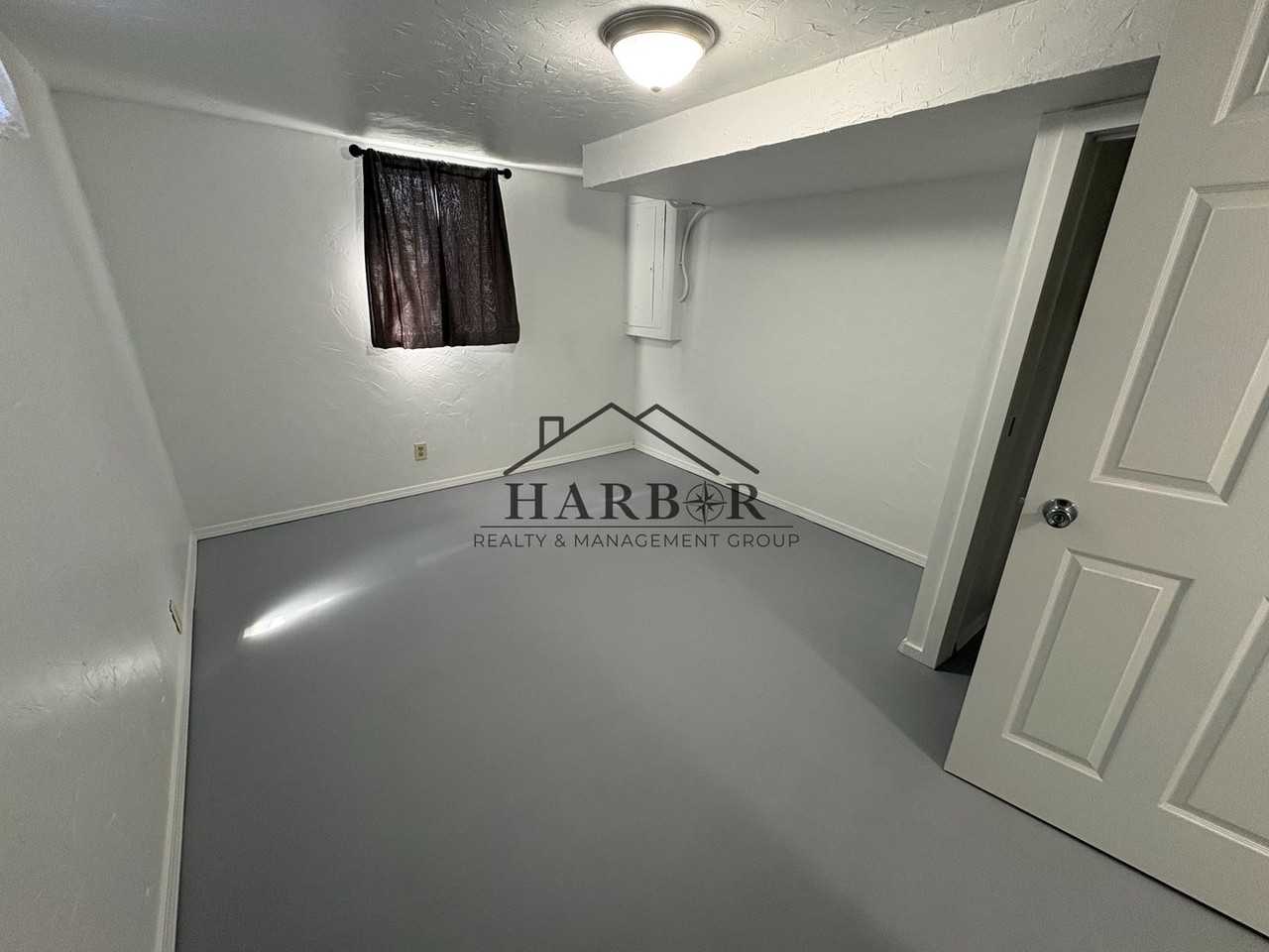 1921 3rd Ave Ne - Photo 5 of 12