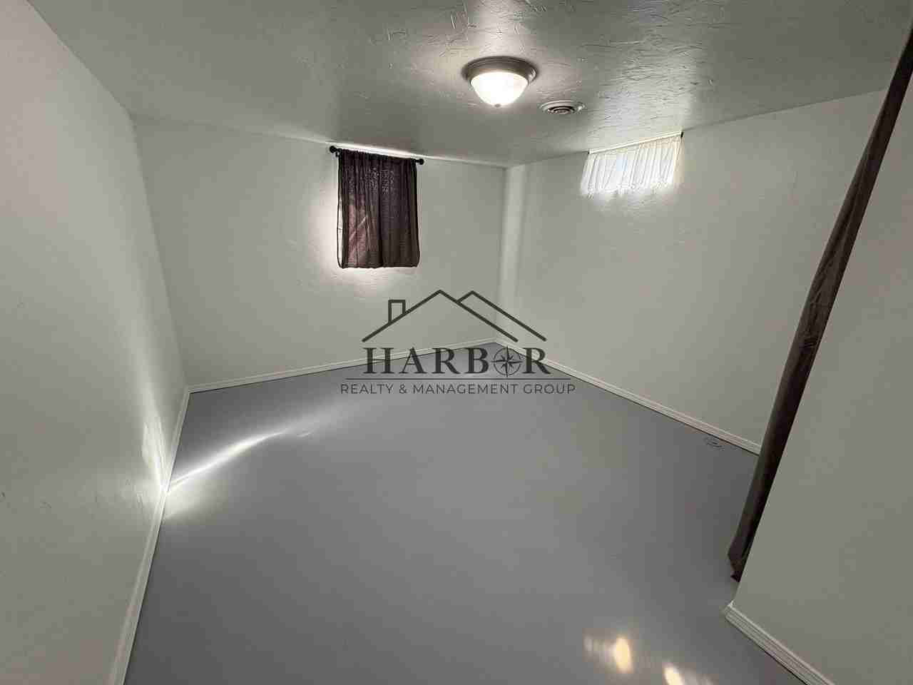 1921 3rd Ave Ne - Photo 7 of 12