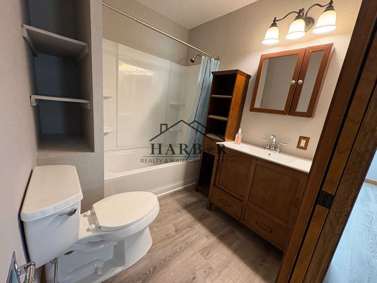 1921 3rd Ave Ne - Photo 4 of 12