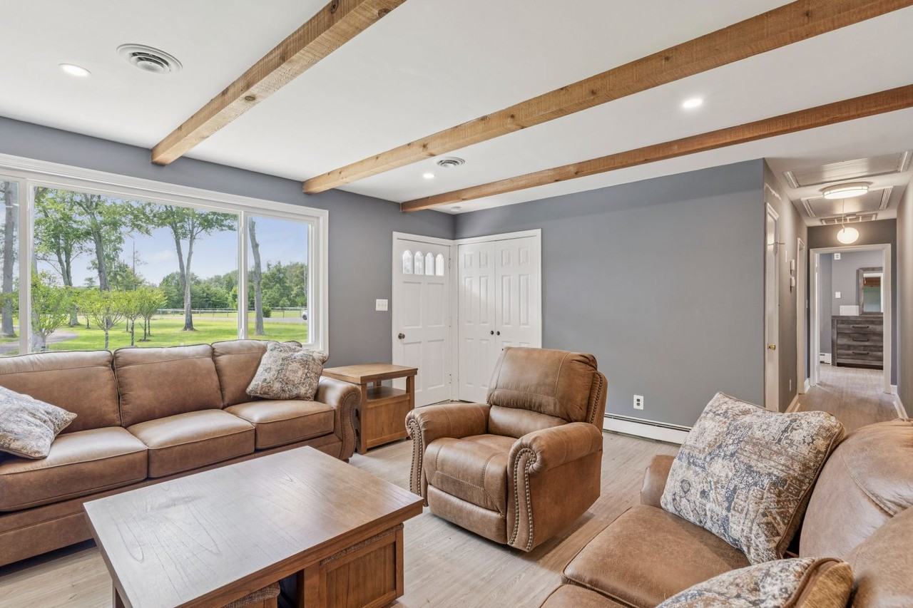 15104 Gardner Rd - Photo 3 of 20