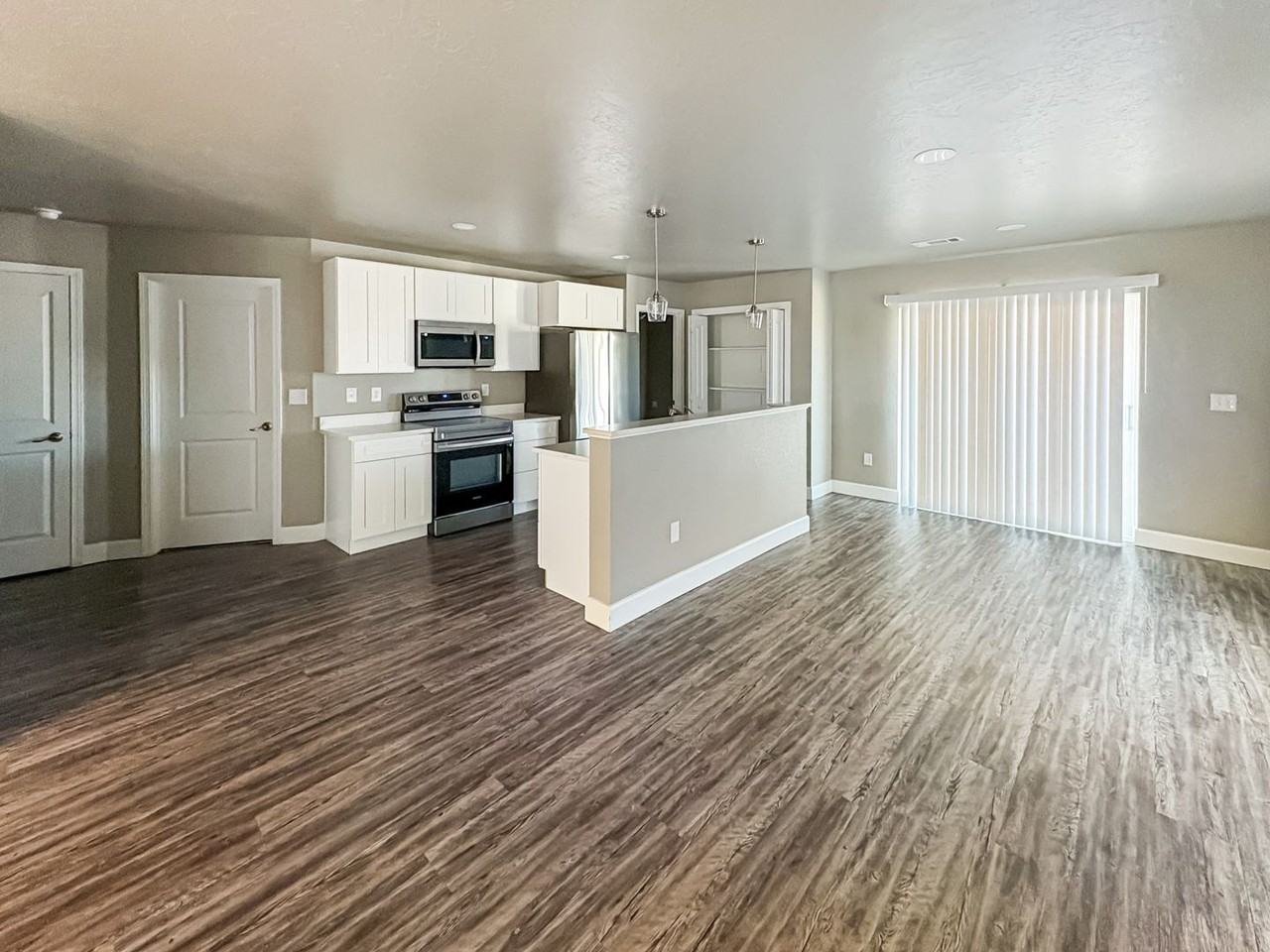 1710 Chuckwagon Dr - Photo 3 of 8