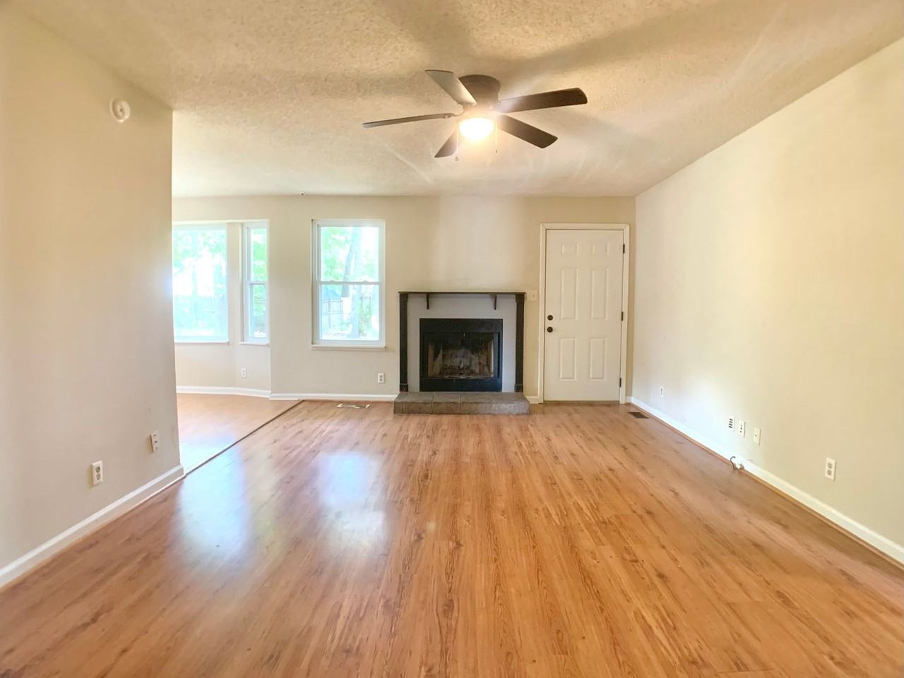 637 Miles Ct - Photo 3 of 20