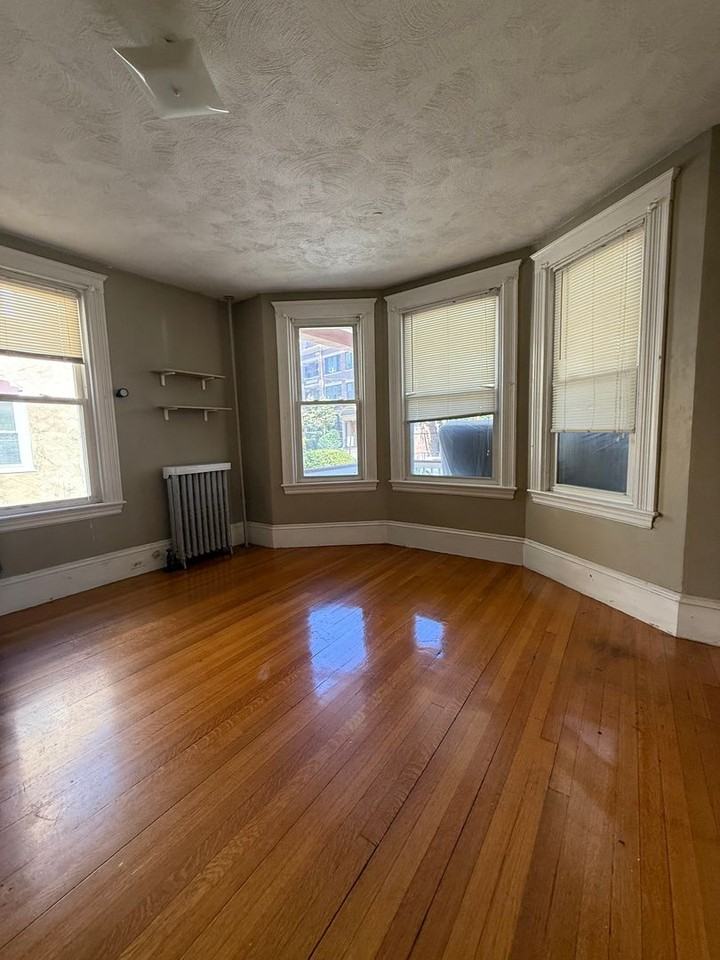 144 Strathmore Road - Photo 5 of 9