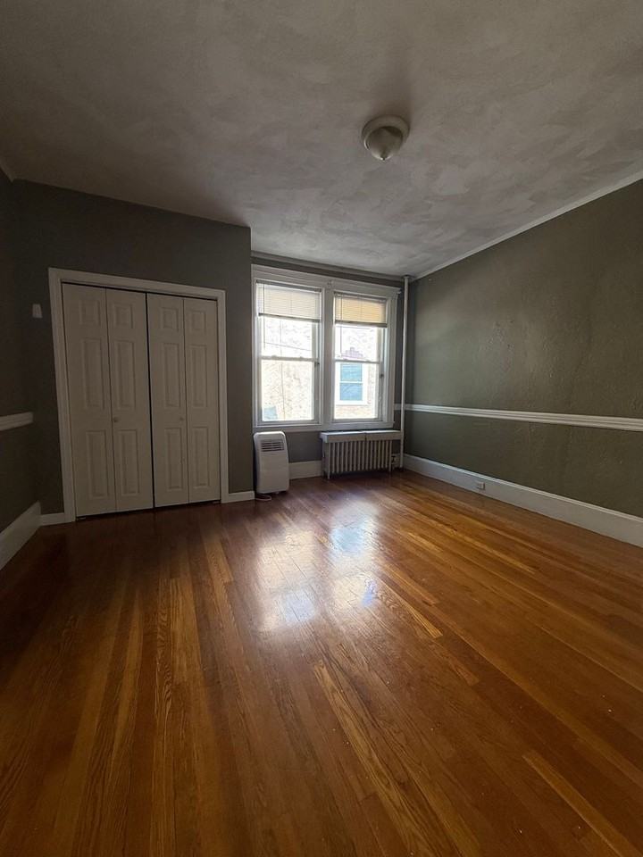 144 Strathmore Road - Photo 7 of 9