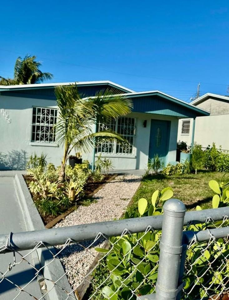 1146 W 24th St - Photo 6 of 11