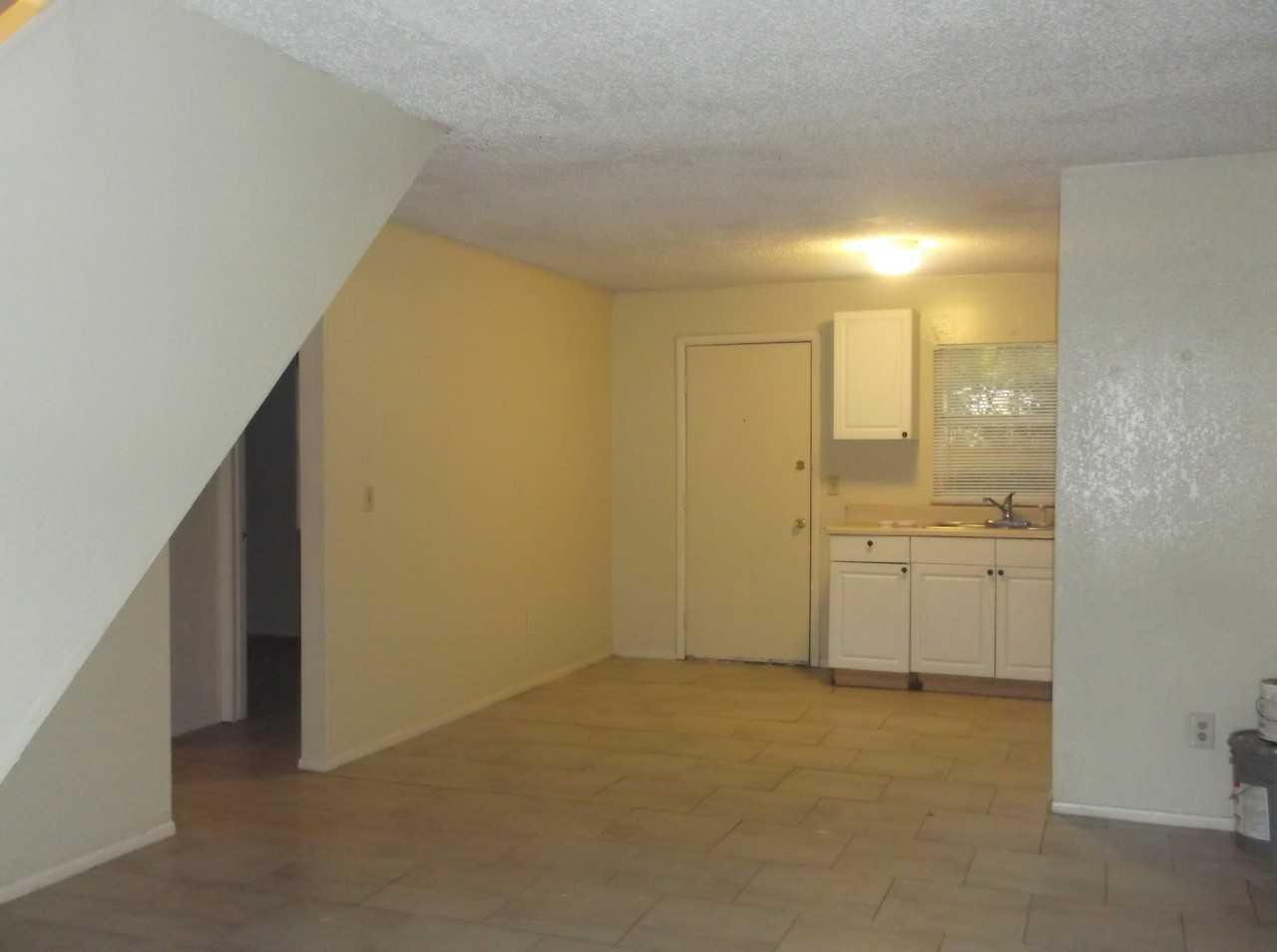 1725 E Idell St - Photo 2 of 11