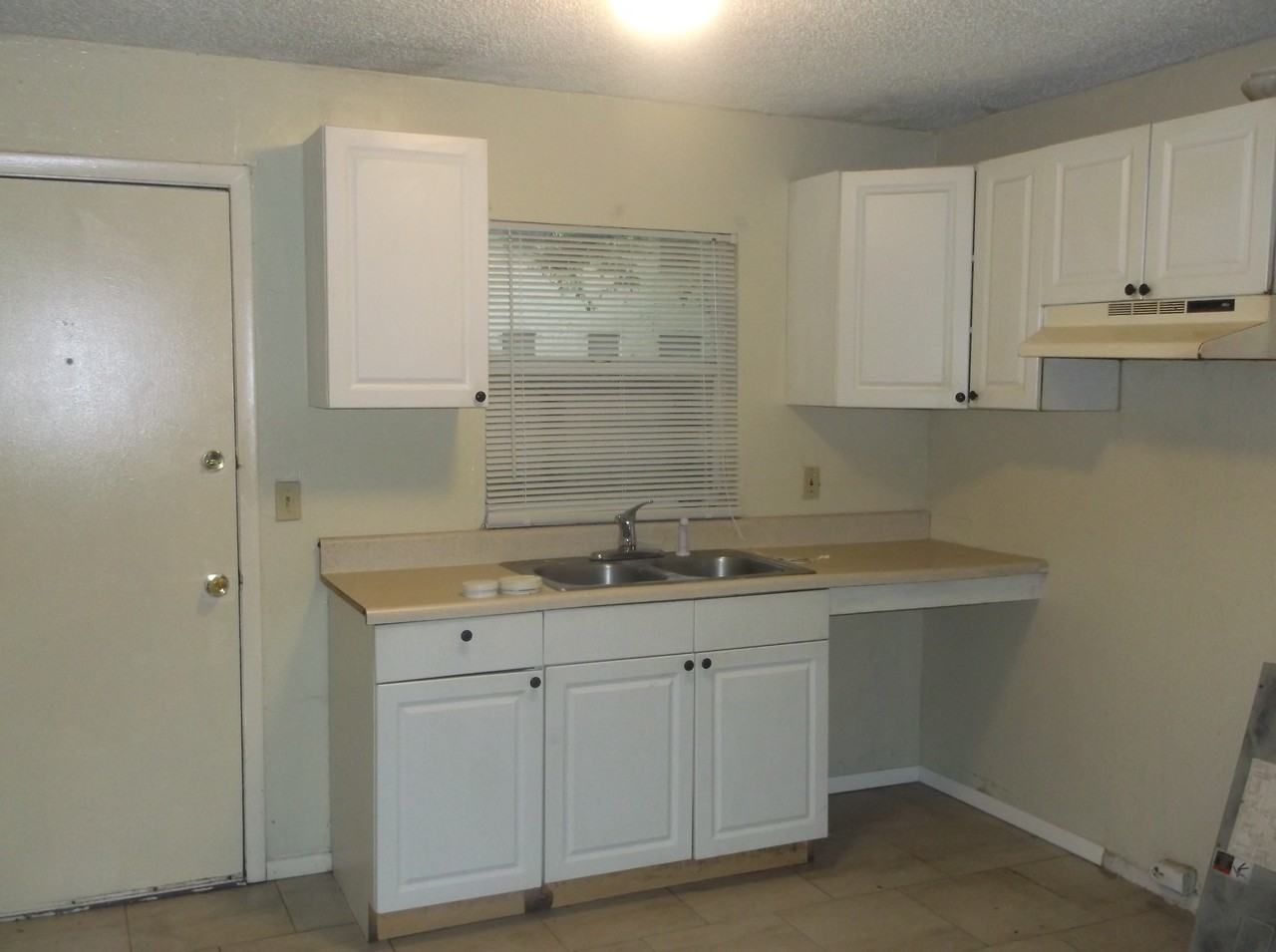 1725 E Idell St - Photo 3 of 11