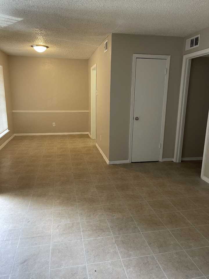 Rosa Vista Apartments - Photo 3 of 3