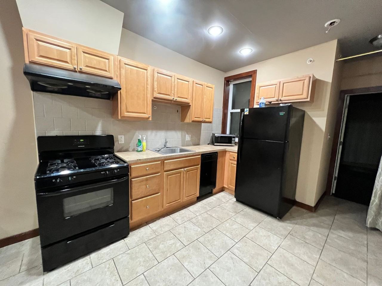 3223 Wallace st - Photo 7 of 11