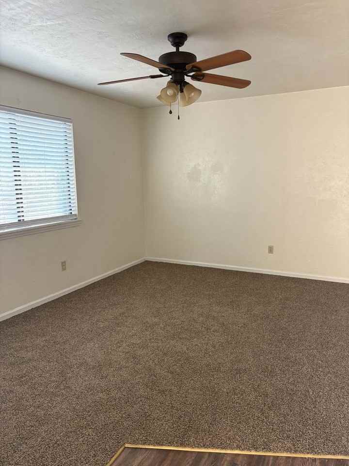 1414 Willow Bend Way - Photo 3 of 10