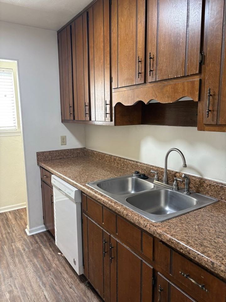 1414 Willow Bend Way - Photo 5 of 10