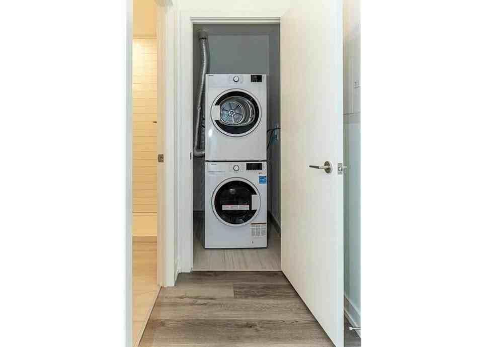 15 Wellington Street South #2501 - Photo 3 of 39