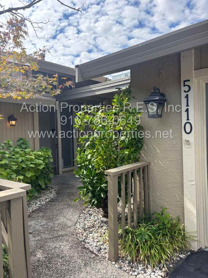 5110 Village Oaks Dr - Photo 4 of 50