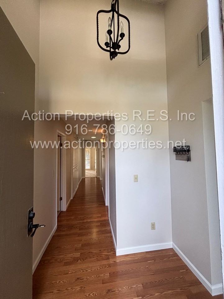 5110 Village Oaks Dr - Photo 6 of 50