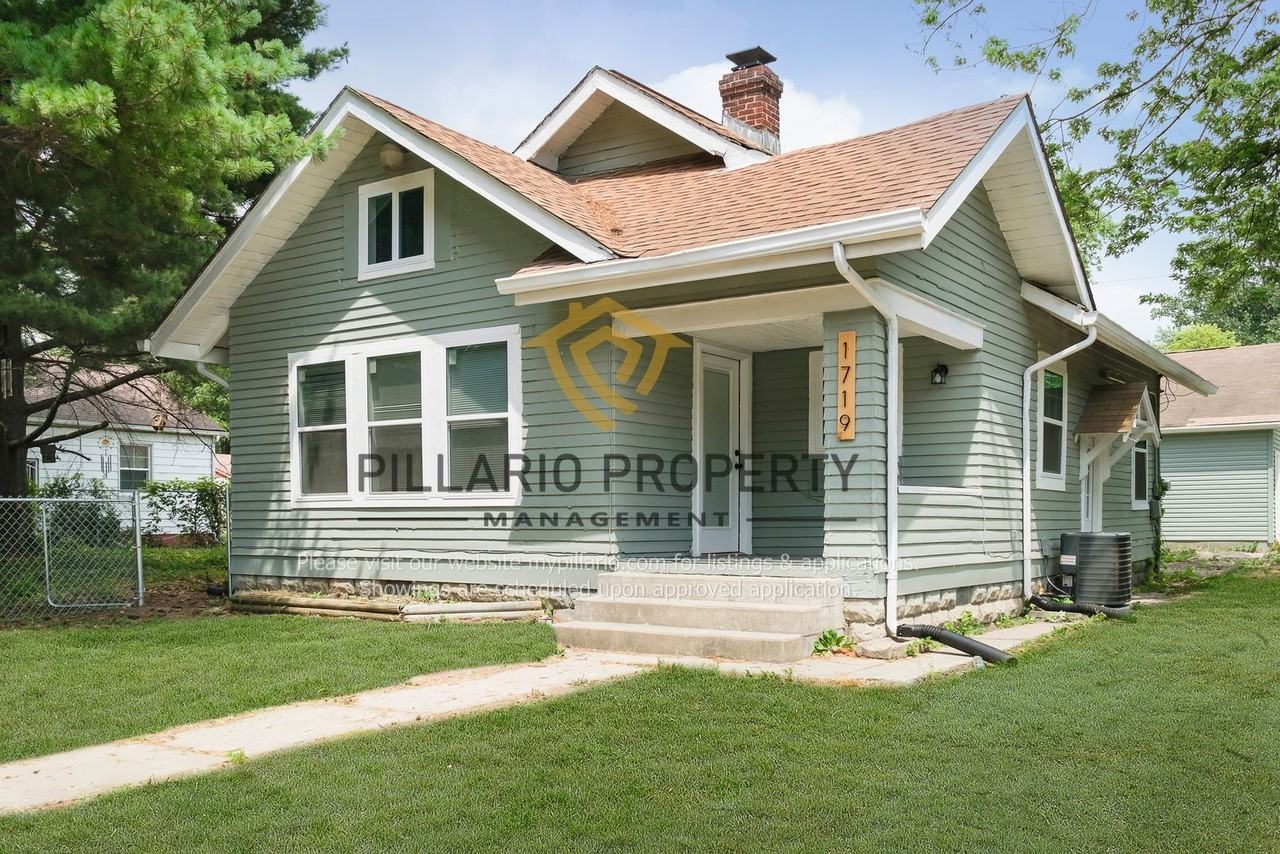 1719 North Gladstone Avenue