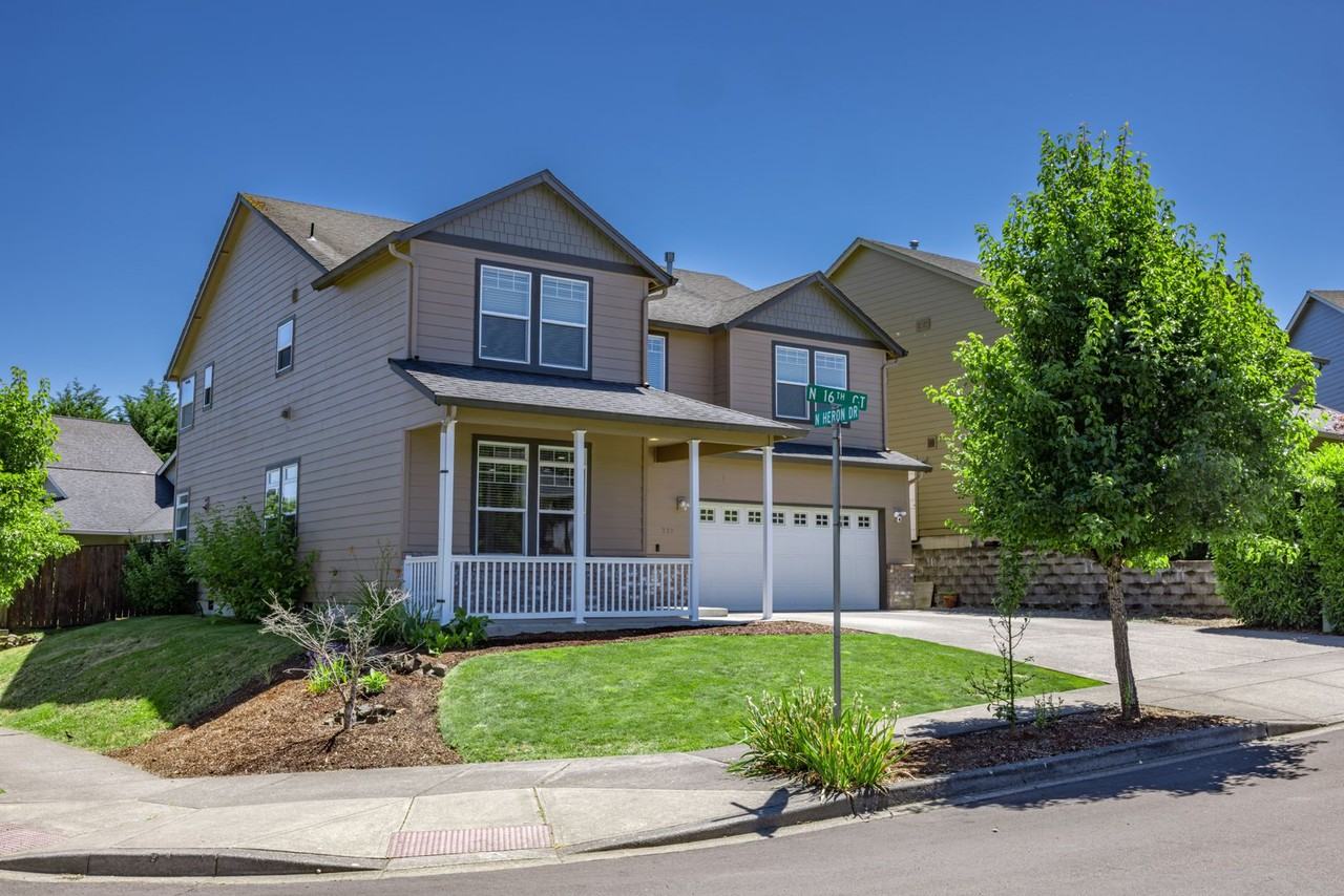 722 N 16th Ct - Photo 2 of 30