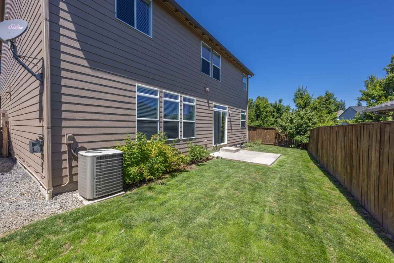 722 N 16th Ct - Photo 3 of 30