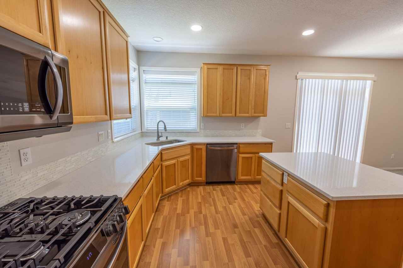 722 N 16th Ct - Photo 7 of 30