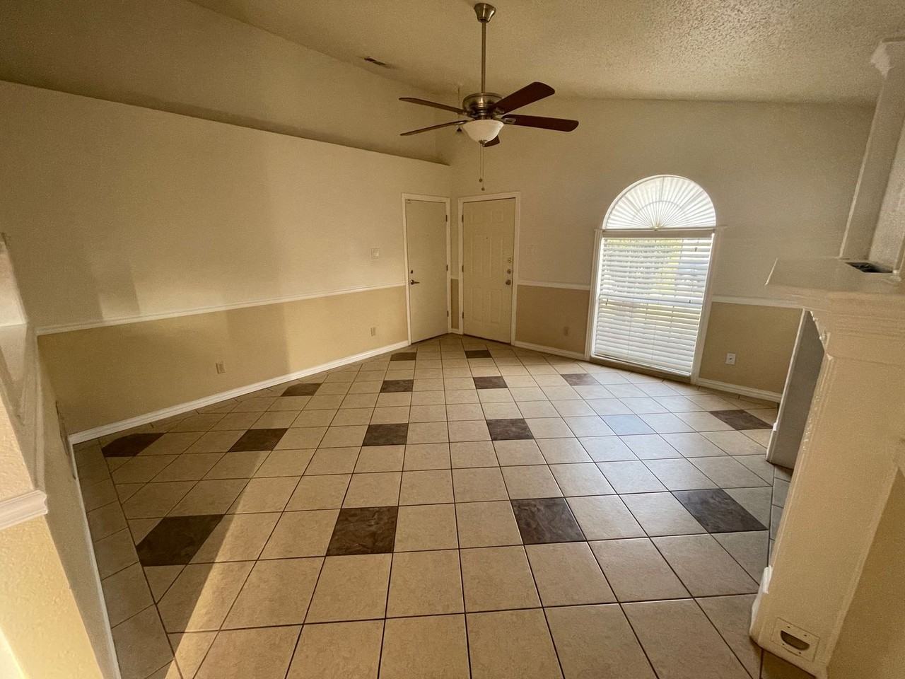 2301 Dickens Drive - Photo 5 of 16