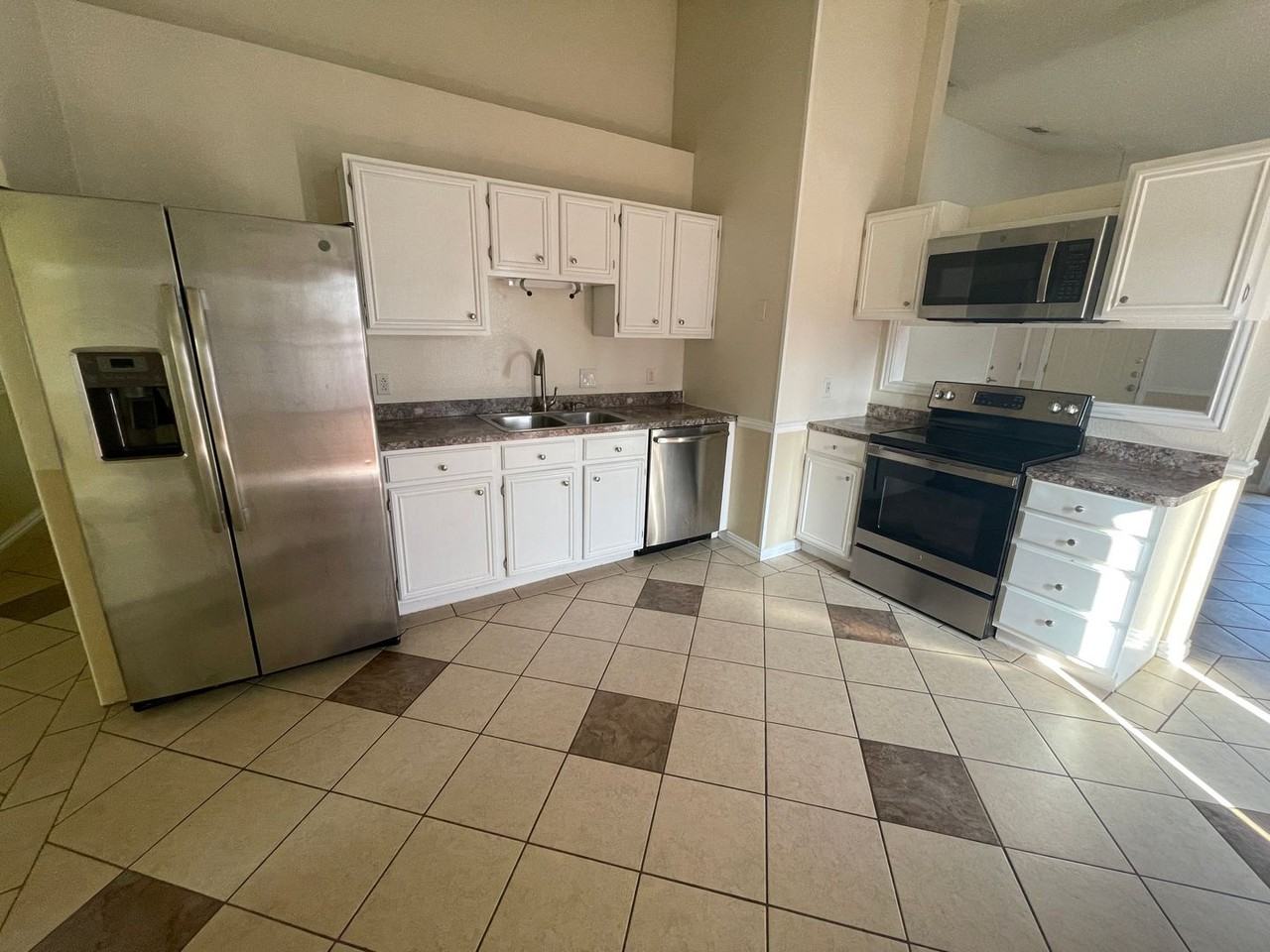 2301 Dickens Drive - Photo 6 of 16