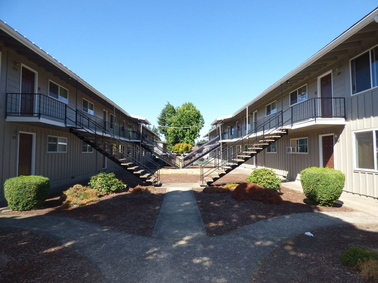 The Court at Hawthorne - Photo 5 of 18