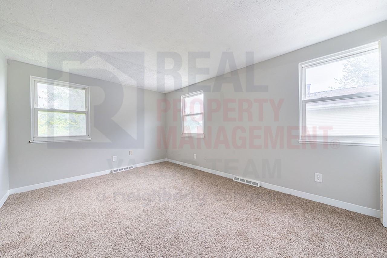 3060 Charles Carr Pl - Photo 7 of 11