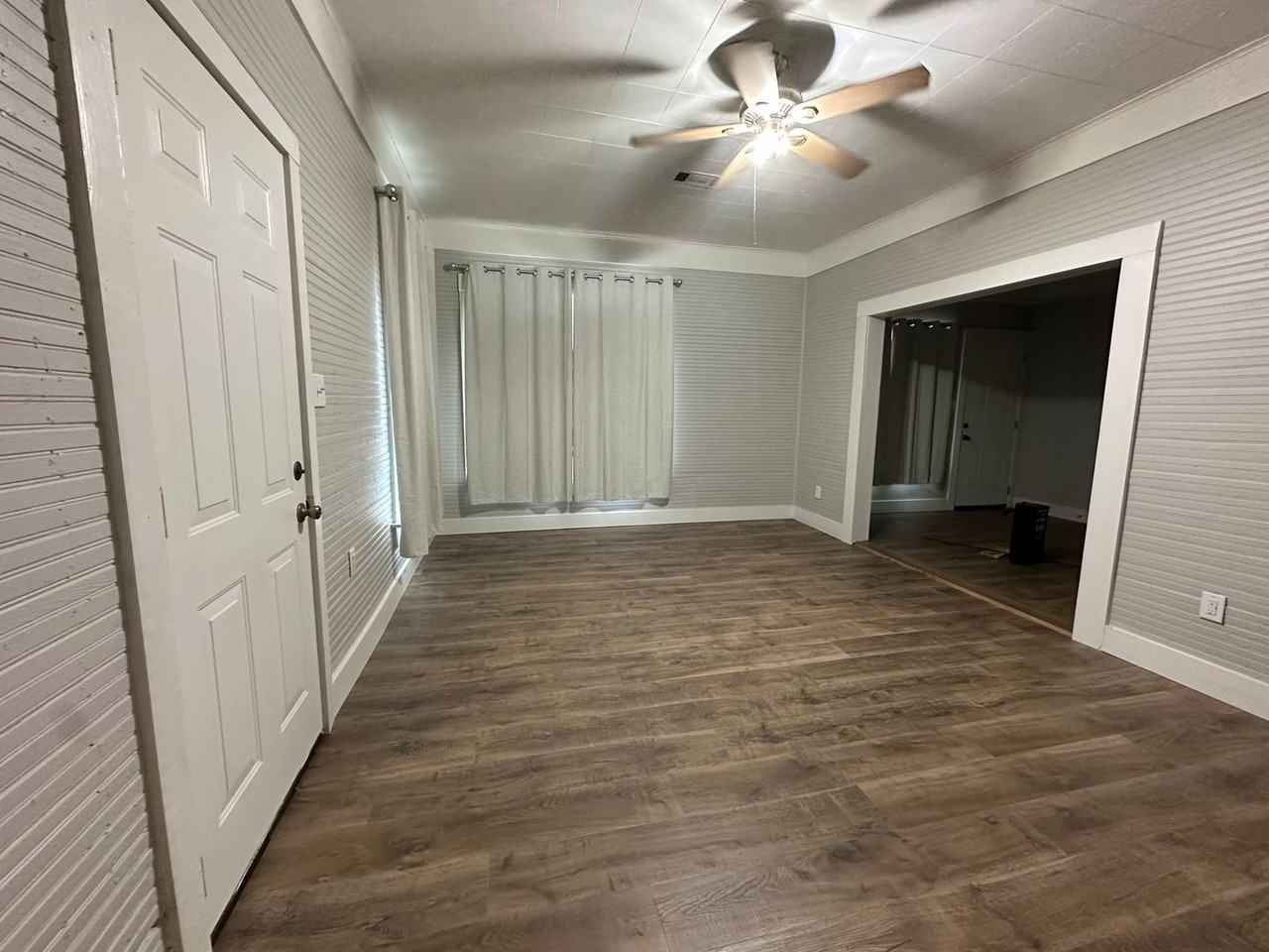 515 S Ithaca Ave - Photo 3 of 11