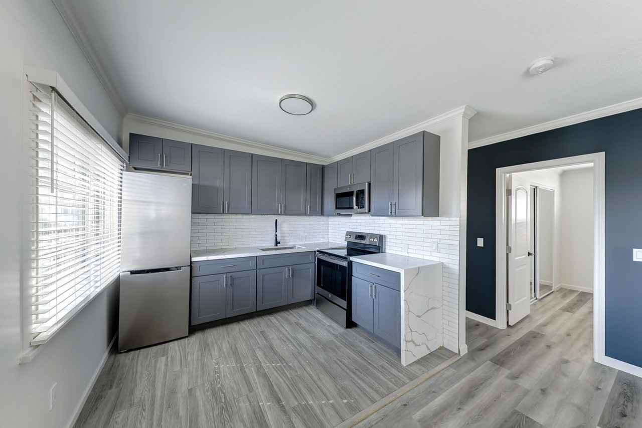 DIAMANTE - Photo 2 of 6