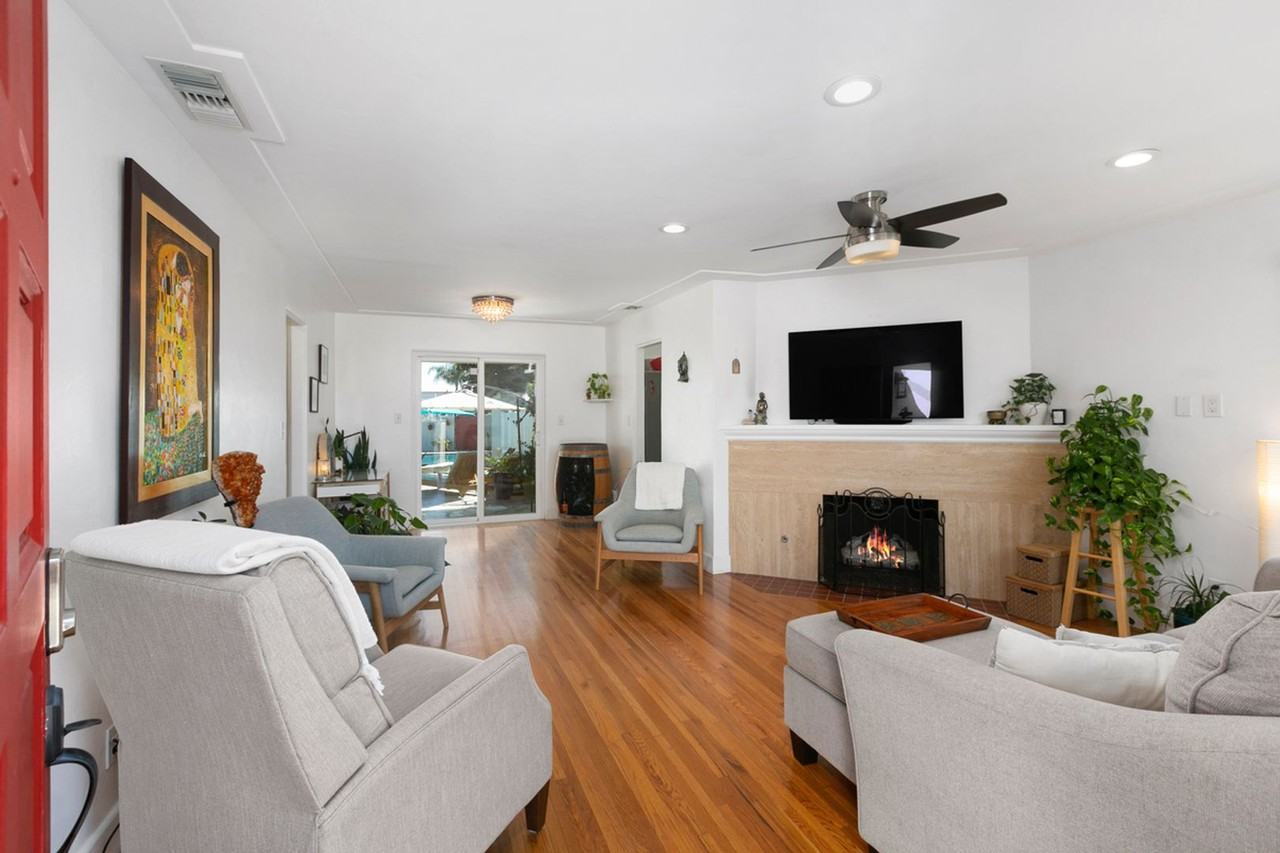 4677 Winona Ave - Photo 4 of 19