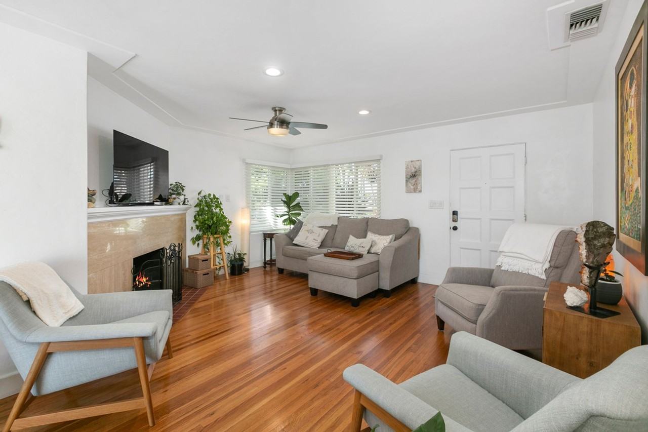 4677 Winona Ave - Photo 5 of 19