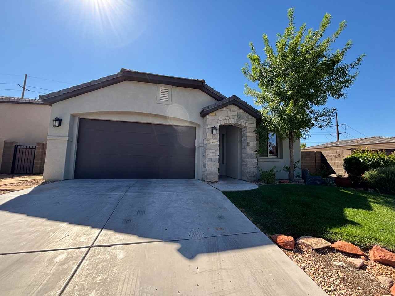 2370 E White Horse Dr - Photo 2 of 36